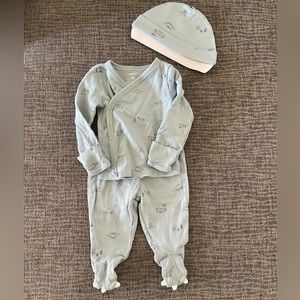 Carter’s 🦕 side snap top outfit with beanie